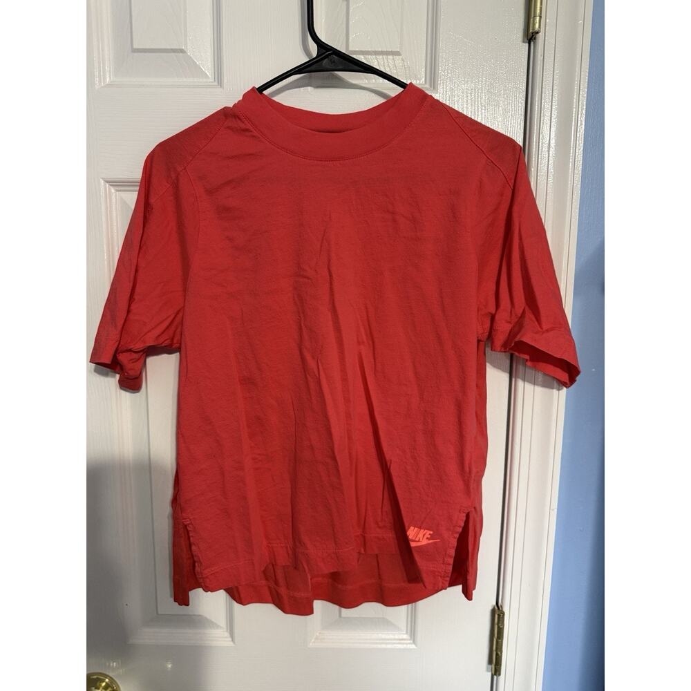 Nike‎ Women’s Red Short Sleeve Top Size M Athletic Casual Logo